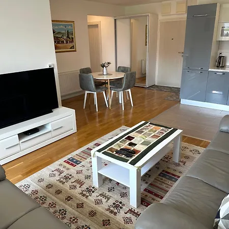 Apartman Ados
