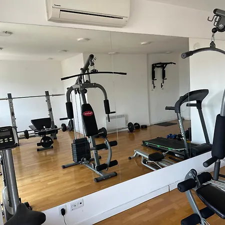 Ados Apartman